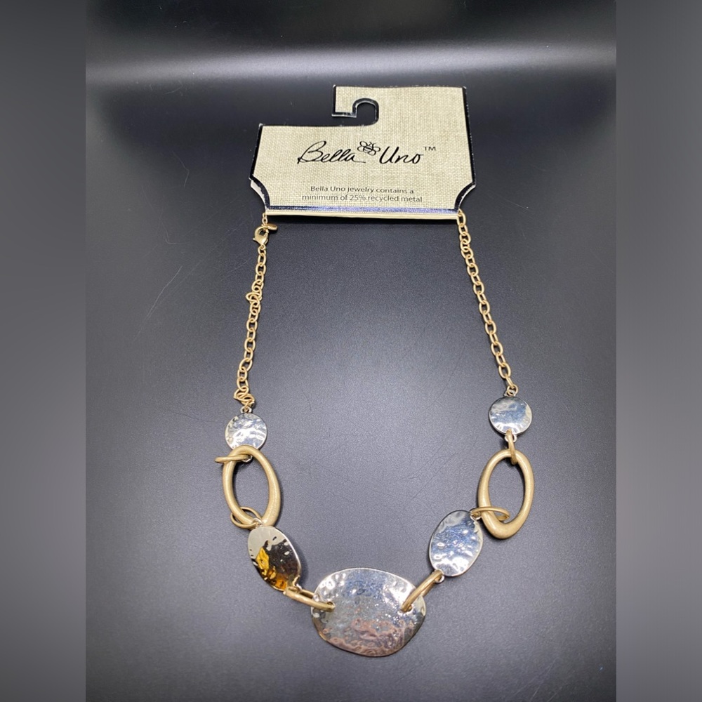 Bella 🐝 Uno Jewelry Necklace NWT